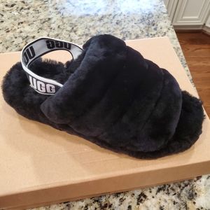 Never worn ugg slippers !